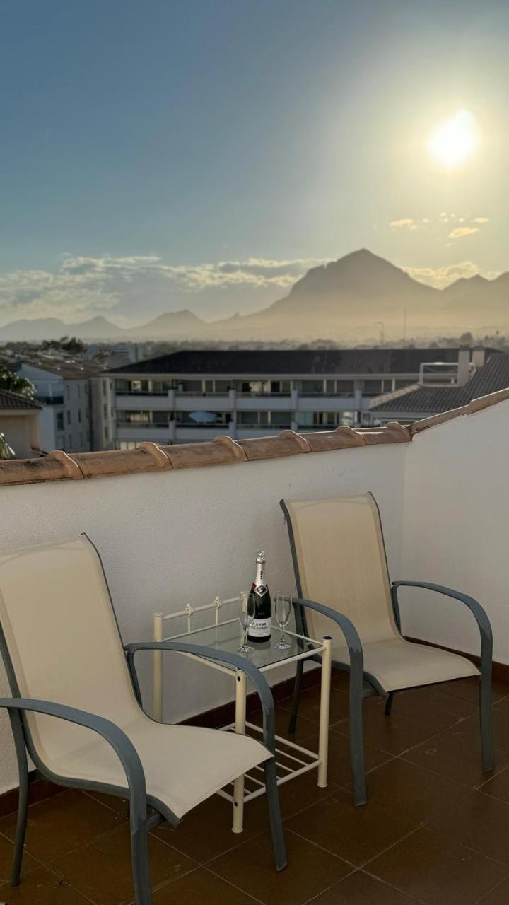 Penthouse In Albir With Sea Views, 100M From Beach البير الغرفة الصورة